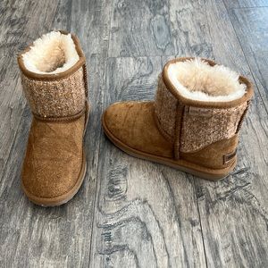 EUC Minnetonka furr boots
